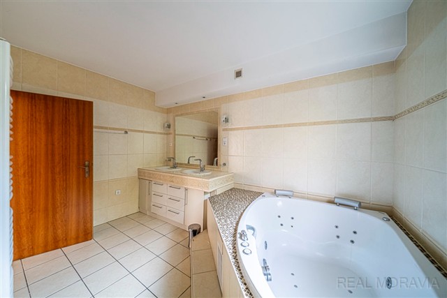 koupelna s rohovou vanou [69/89]