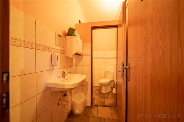 WC [23/23]